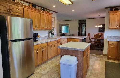 Marion House | Pondview Escape a 75-Acre Retreat