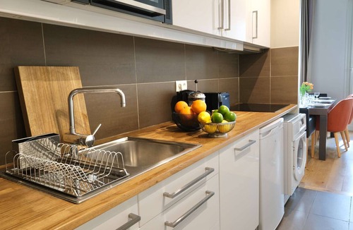Les Halles Apartment | Pont Neuf 3BR – Steps from the Louvre