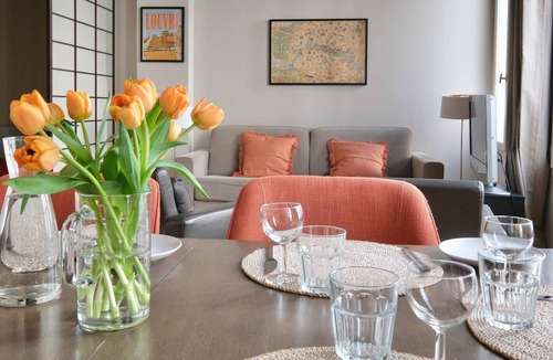 Les Halles Apartment | Pont Neuf 3BR – Steps from the Louvre