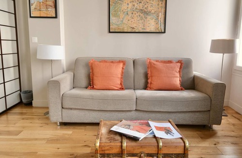 Les Halles Apartment | Pont Neuf 3BR – Steps from the Louvre