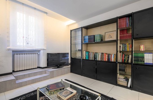 San Lorenzo Apartment | Ponte Rosso Modern in Florence