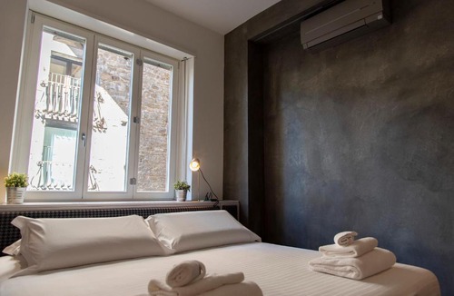 Oltrarno Apartment | PONTE VECCHIO LUXURY AND STYLISH APARTMENT