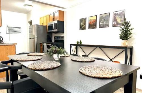 Pontiac House | Pontiac Family-Friendly 3BR home