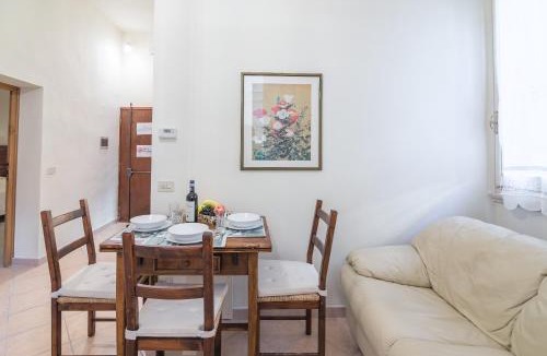 Oltrarno Apartment | Pontormo by Mmega