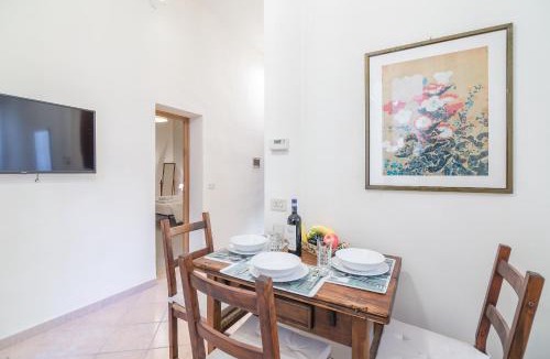 Oltrarno Apartment | Pontormo by Mmega