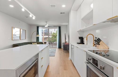 South Lamar Apartment | Pool | 2BDR Deluxe Suite w/Balcony | The Code