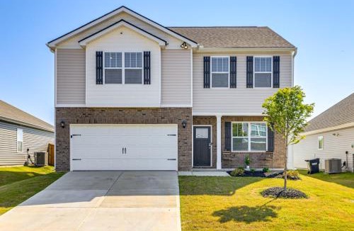 Fountain Inn House | Pool Access, 2 Mi to Main St: Fountain Inn Home!