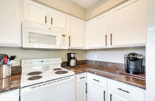 Greenway Palms Condo | Pool Access! 55 + Snowbird Retreat in Peoria
