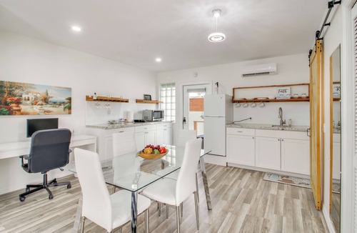Country Club Apartment | Pool Access! Country Club of Miami Summer Getaway