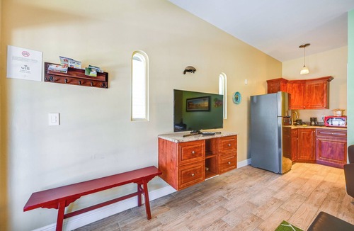 Naples Apartment | Pool Access: Everglades Resort Retreat!