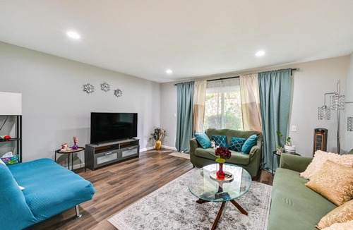 Grantville House | Pool Access & More! Condo Near San Diego Comic-Con
