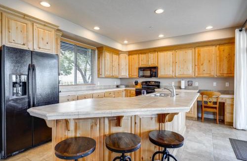 St. George House | Pool Access & Patio! Resort-Style St George Condo