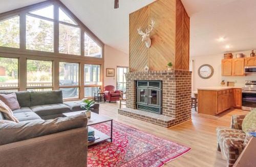 The Woods House | Pool Access: Peaceful Cabin in The Woods Resort!