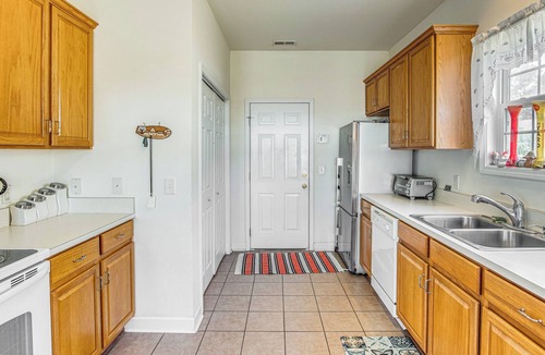 Longs House | Pool Access & Pond Views: Longs Home Near Golf!