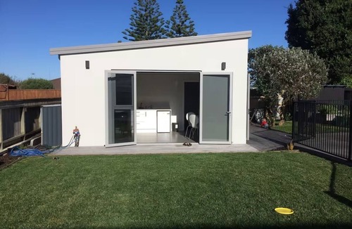 Mount Maunganui Cottage | Pool and beach hideaway