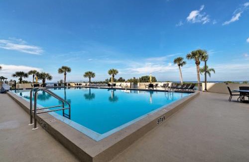 Hudson House | Pool & Beach Access: Waterfront Hudson Condo!