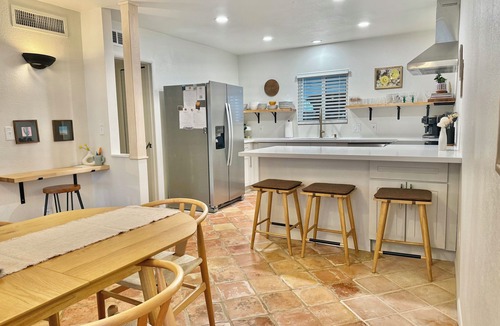 Westside Development House | Pool Days & Desert Nights Putt Soak Fire Pit Pets Hikes Watch Wildlife