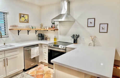 Westside Development House | Pool Days & Desert Nights Putt Soak Fire Pit Pets Hikes Watch Wildlife