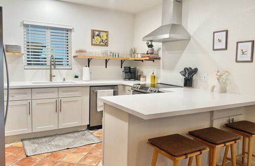 Westside Development House | Pool Days & Desert Nights Putt Soak Fire Pit Pets Hikes Watch Wildlife
