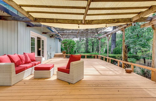 Middletown House | Pool & Deck: Wine Country Hideaway in Middletown!