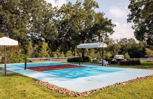 Round Top House | Pool+Firepit+Pickleball 0.4 mile to Henkel Square
