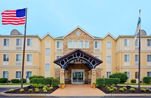 Cranbury Apartment | Pool. Free Breakfast Buffet. Private Studio 20 Min from Princeton.