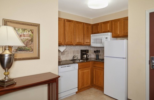 Franklin Apartment | Pool + Free Breakfast | Close to the Airport!