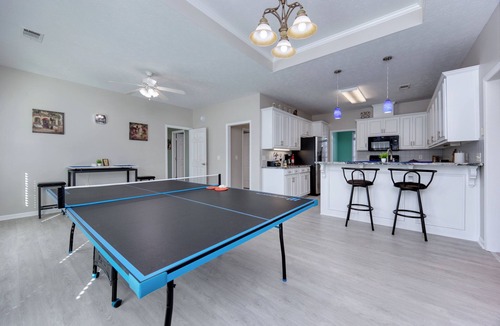 Midland House | Pool! Free Snacks&Coffee! 2 Master Suites! Ft.Benning! 5 Beds3 Bath!