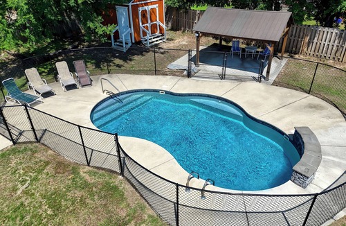Midland House | Pool! Free Snacks&Coffee! 2 Master Suites! Ft.Benning! 5 Beds3 Bath!