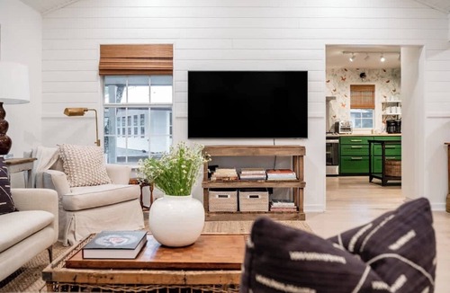 Round Top House | Pool + Grill + Fire Pit Minutes from RT | Sleeps 6