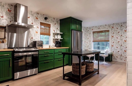 Round Top House | Pool + Grill + Fire Pit Minutes from RT | Sleeps 6