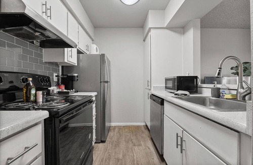 Mesa Apartment | Pool -Gym- Great for Mid/Long Stays