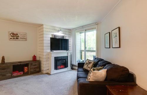 Wildernest House | Pool & Hot Tub Access! Silverthorne Basecamp