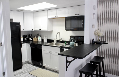 Riverside Condo | Pool & Hot Tub | Multi-Streaming | By Airport, ASU
