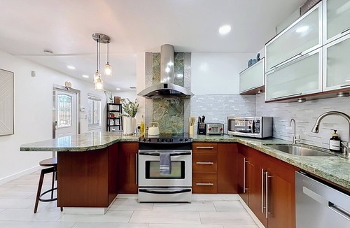 Croissant Park House | Pool House in Fort Lauderdale