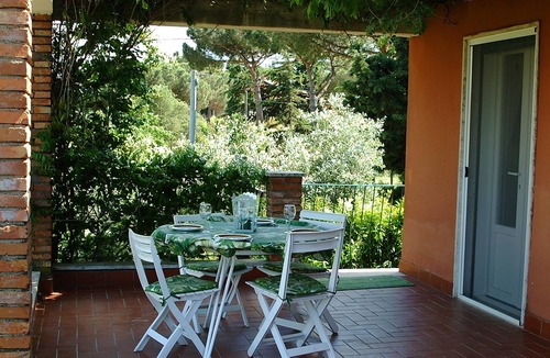 Zona XXVI Castel di Decima Apartment | Pool, whirlpool, garden, internet WiFi close to Rome. Relax and rest.
