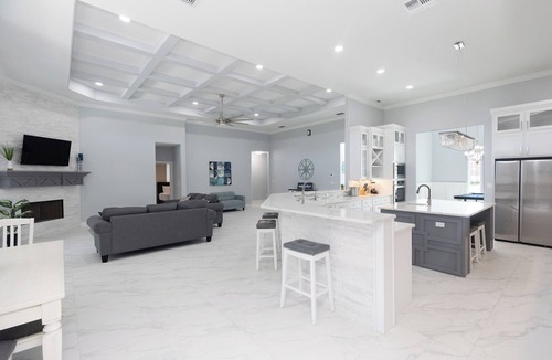 Corpus Christi House | Pool + Jacuzzi + BBQ + 18 min Beach + DT