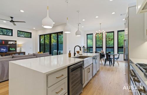 Holly House | Pool Jacuzzi Covered Patio in Family 4BD 3BA East Austin Home by Austin Vacay