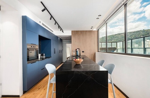 Haifa Apartment | Pool & Jacuzzi Seaview Penthouse
