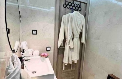 Quartier Industriel Apartment | Pool lux apartment