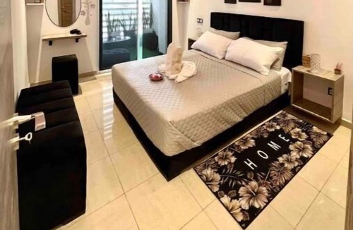 Quartier Industriel Apartment | Pool lux apartment