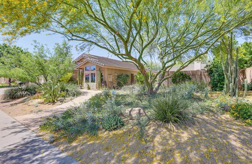Paradise Valley Village Cottage | Pool & Patio Access: Sunny Phoenix Casita!