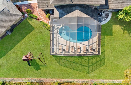 Westchase House | Pool * Pickleball * Game Room * Sleeps 18!