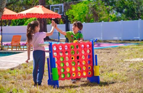 Clearwater House | Pool Pickleball Mini Golf
