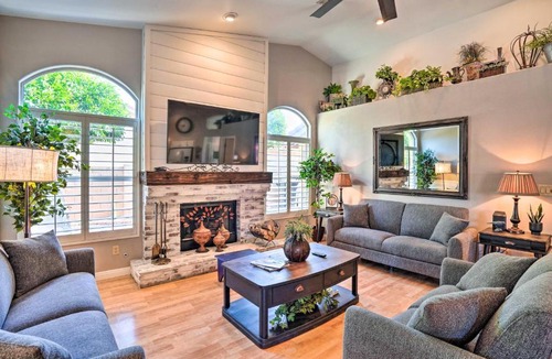 Tierra Norte House | Pool, Putting Green, Fire Pit: Elegant Peoria Home