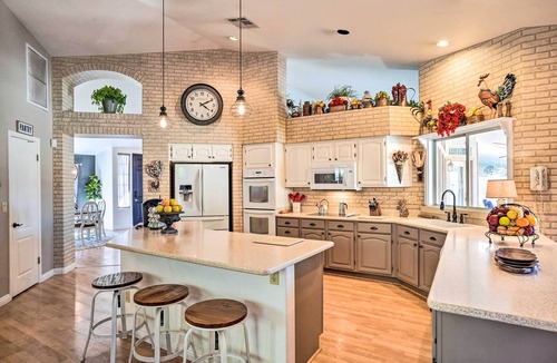Tierra Norte House | Pool, Putting Green, Fire Pit: Elegant Peoria Home