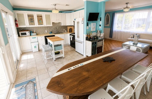 Osborn Island House | POOL, ROOF TOP BAR, WATERFRONT, SUNSETS, sleeps12-15, LBI Beach passes,fire pit