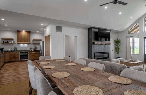Williamstown House | Pool | Sleeps 18 | Hot Tub |Firepit | Playset |
