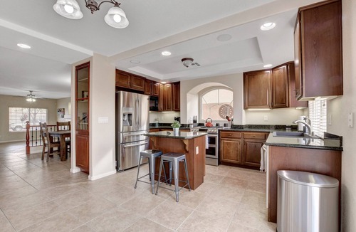 Las Vegas House | Pool/Spa-15 min from ✈️ & strip. Smart TVs Close to shopping 🍔 freeway, Costco
