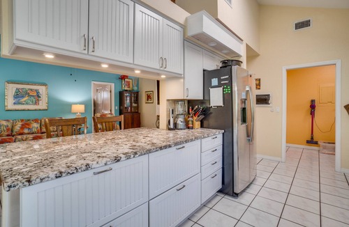 Holmes Beach House | Pool/Spa - Bahama Mama by SeaBreeze Vacation
